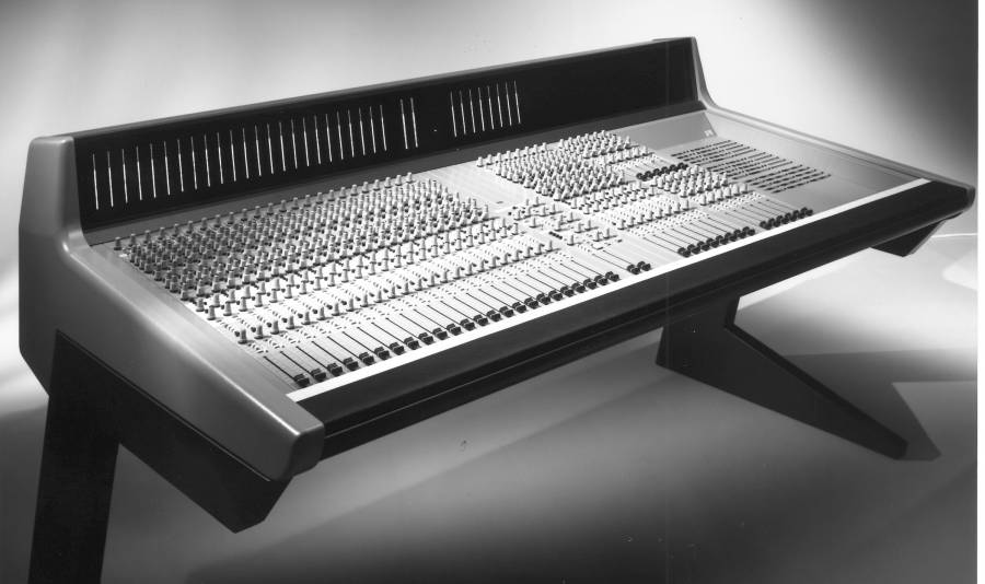 triton-b-w.jpg triton-b-w.jpg